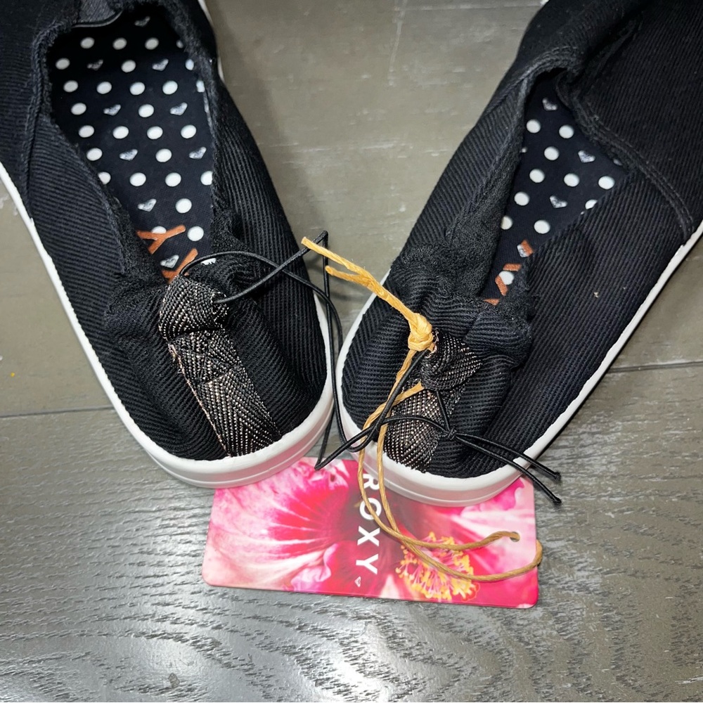 Roxy Black White Slip On Casual Shoes NWT Ladies US 8 Canvas - Picture 4 of 6